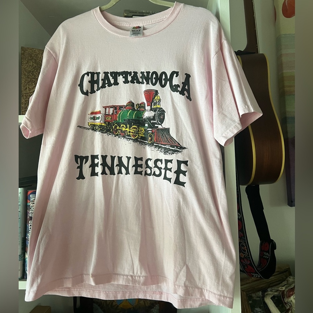 Vintage Chattanooga Tennessee pink t-shirt